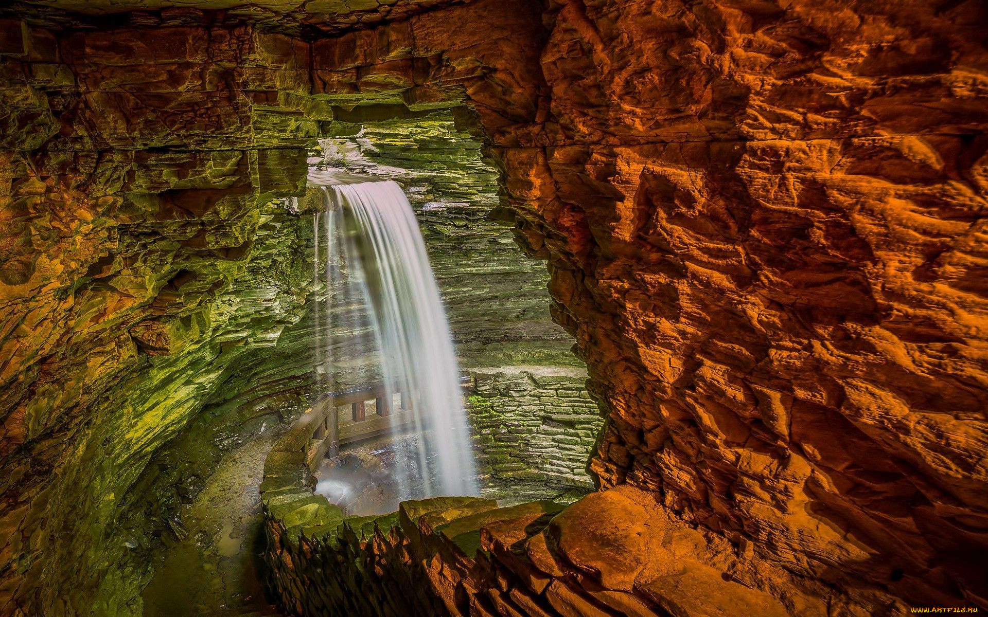 Внутренние водопады. Водопад Уоткинс-Глен. Парк штата Уоткинс Глен, Нью-Йорк. Пещера у водопада пещерка. Водопад Пальтау.